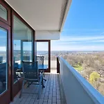 Trelleborgallee, 225 Apartment *